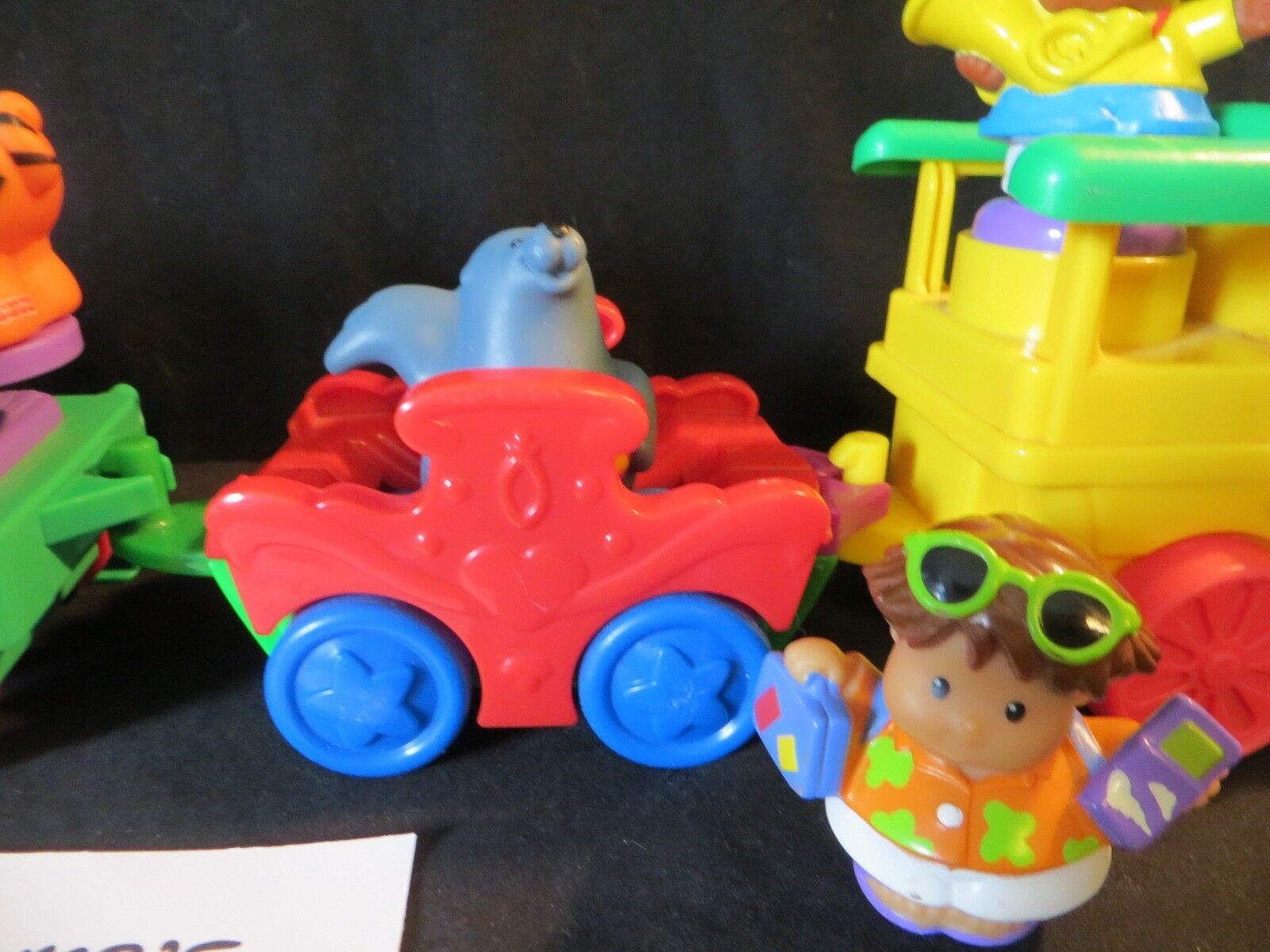 Fisher-Price Little People Circus train set with animals and music ...