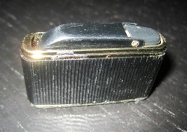 Vintage Polly Gas Petite Elegant Ladies Gas Butane Lighter - $24.99