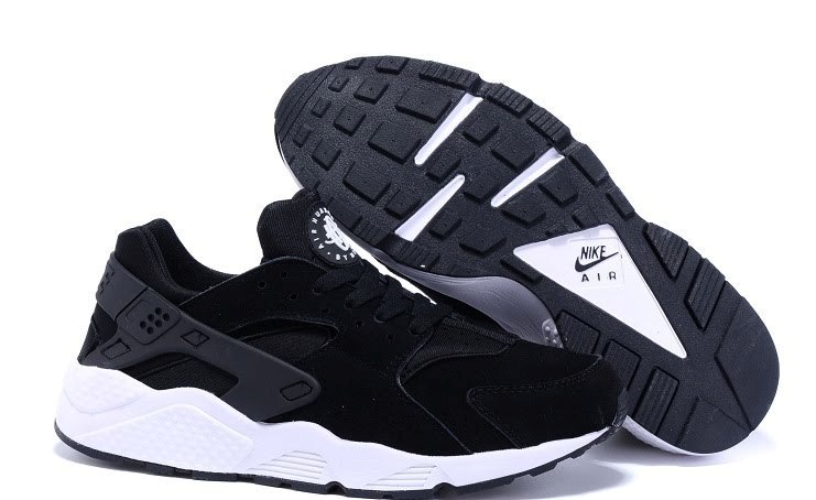 nike huarache black with white sole