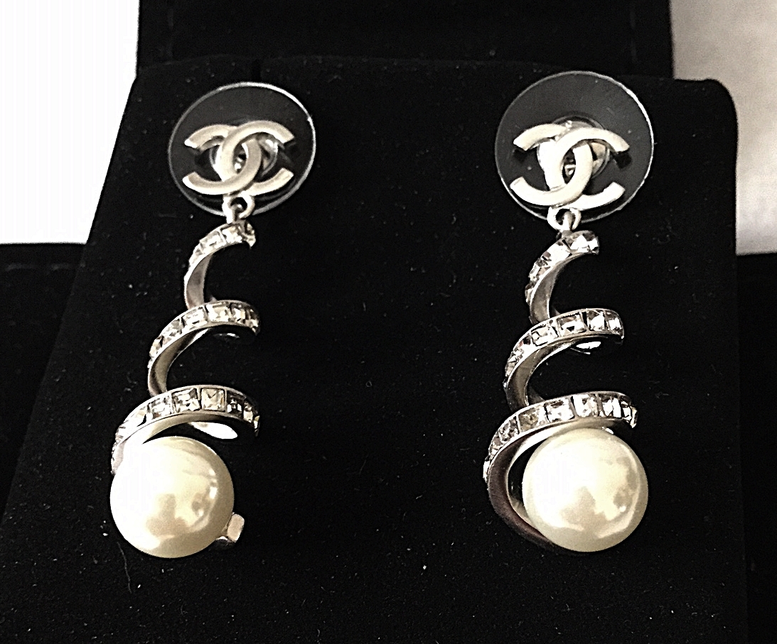 CHANEL 2016 Silver Wrap Crystal PEARL Drop Dangle Earrings Mini CC Curl ...