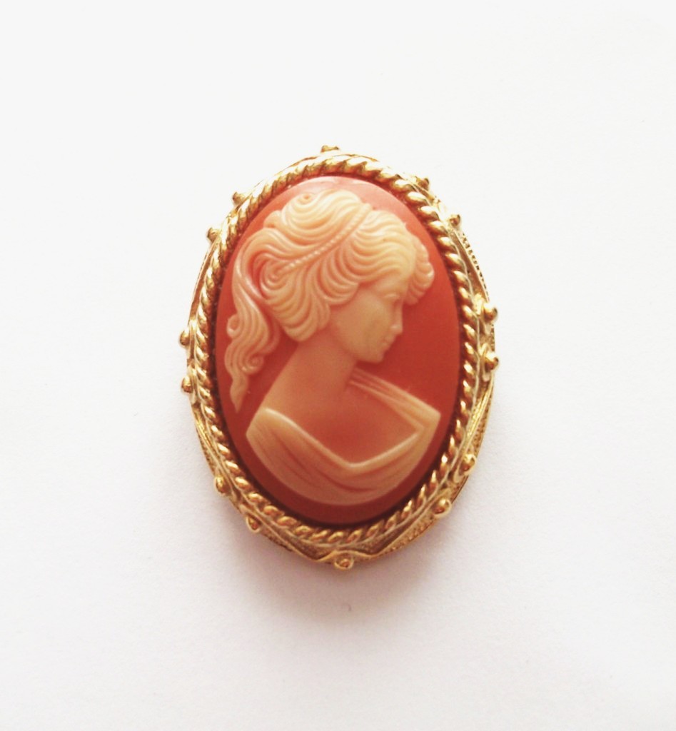 sarah coventry cameo