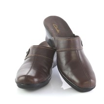 Clarks Brown Leather Split Toe Mules Button Accent Heels Shoes Womens 7.5 M - $29.58