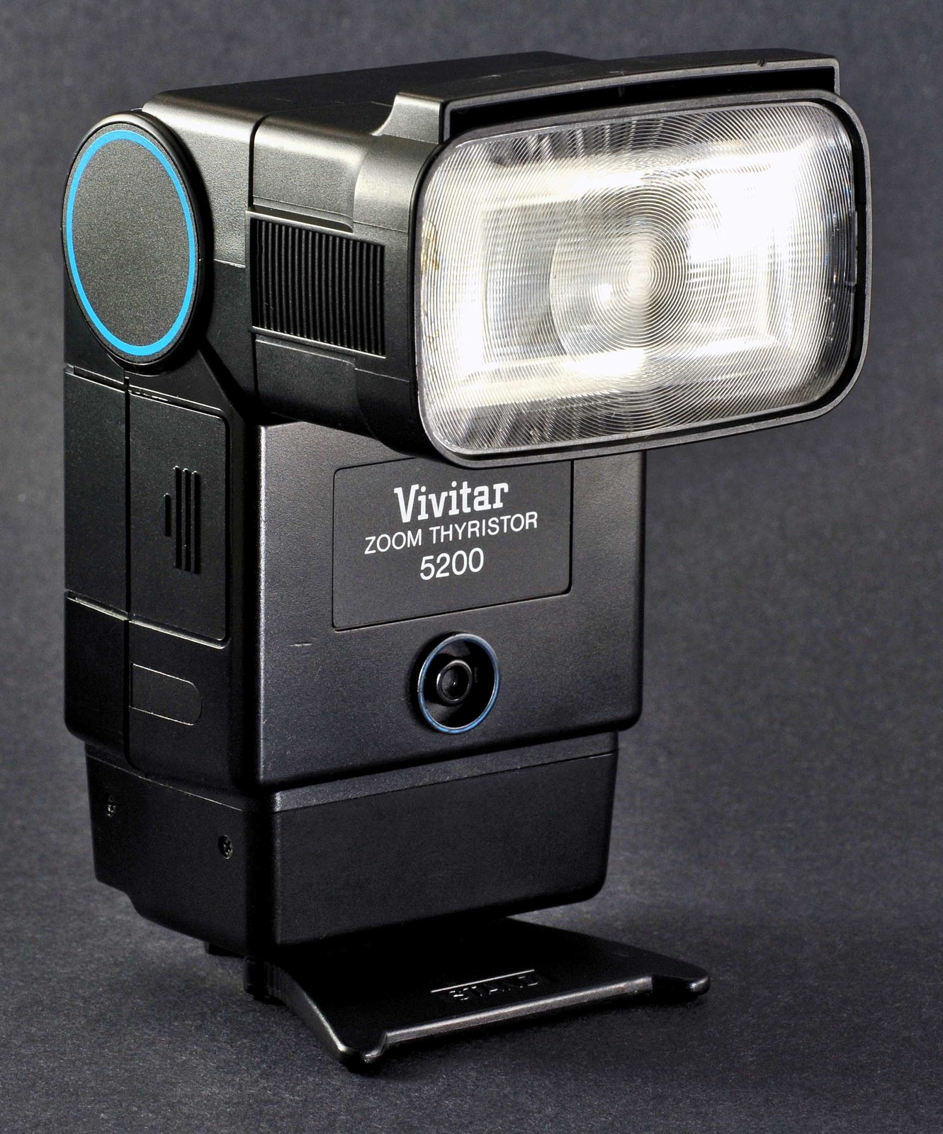Vivitar Zoom Thyristor 5200 Electronic Flash and similar items