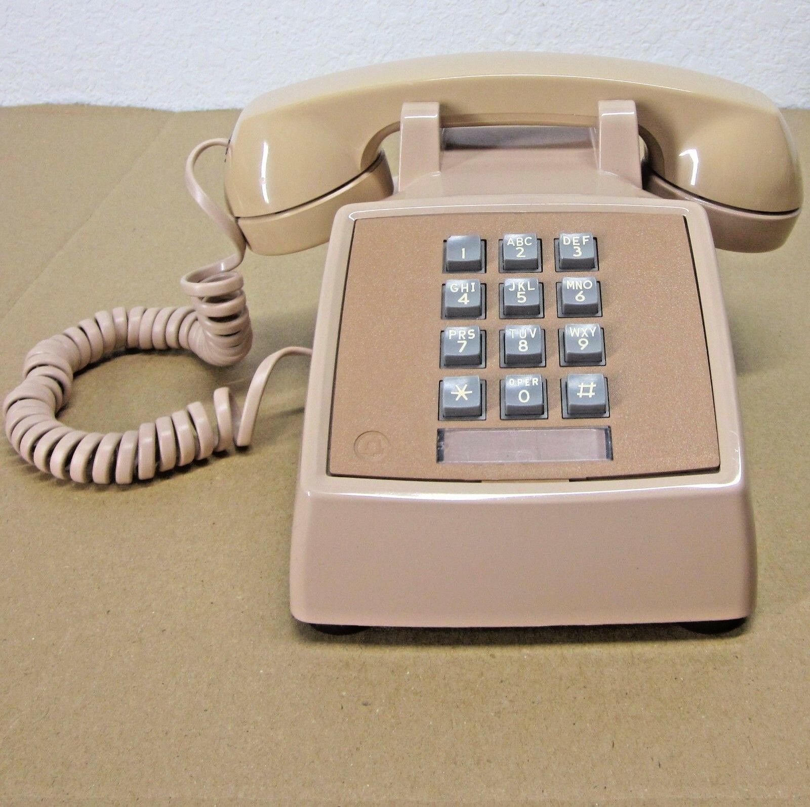 Bell System Western Electric Beige Push Button Desk Phone Model 2500
