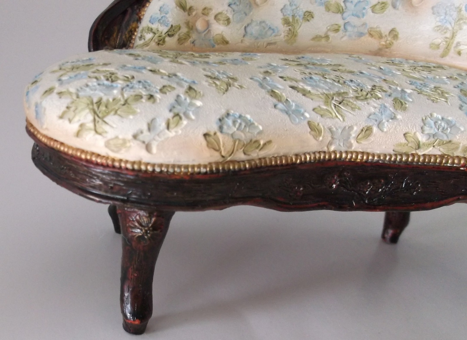 dollhouse victorian sofa