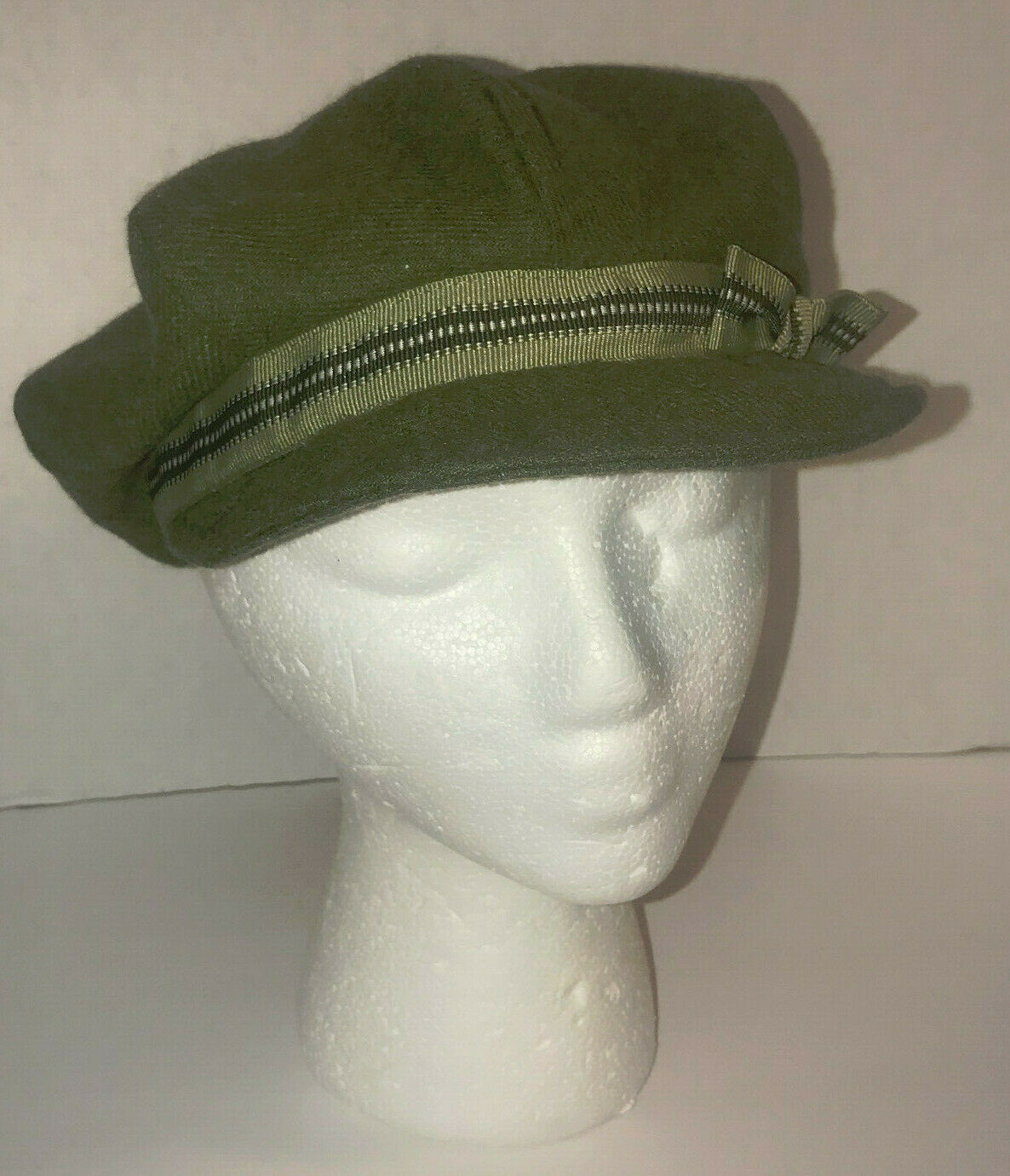 Green Messenger Hat Womens Liz Claiborne Hats