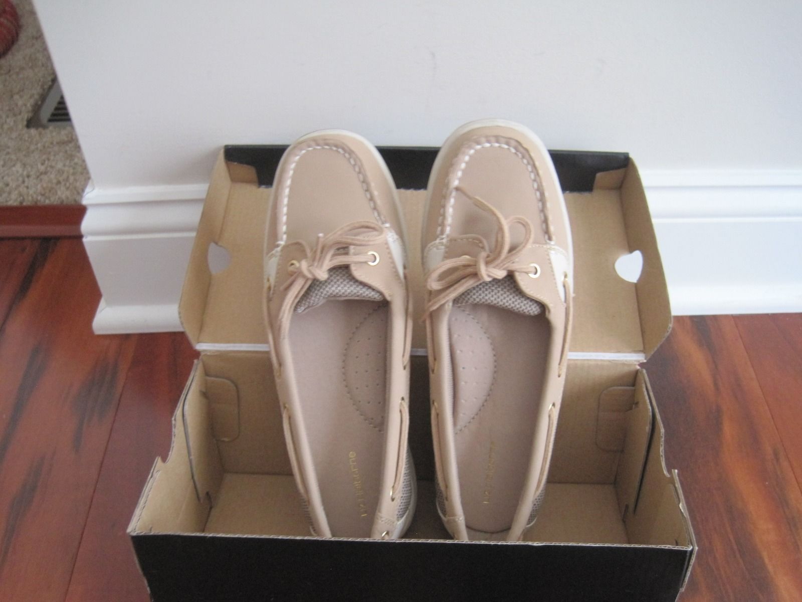 BNIB Liz Claiborne Saber Boat Shoes 