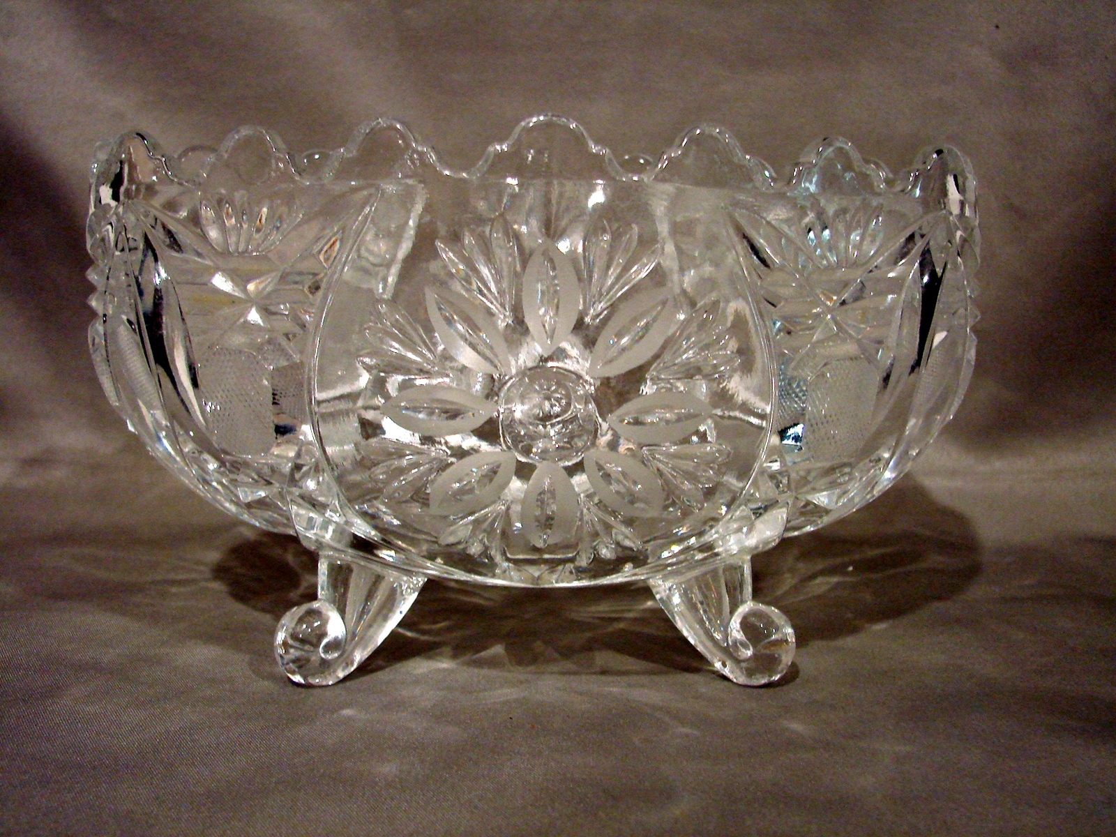 Imperlux Hand Cut Lead Crystal Poland 4 Footed Bowl Dish Saw Edge