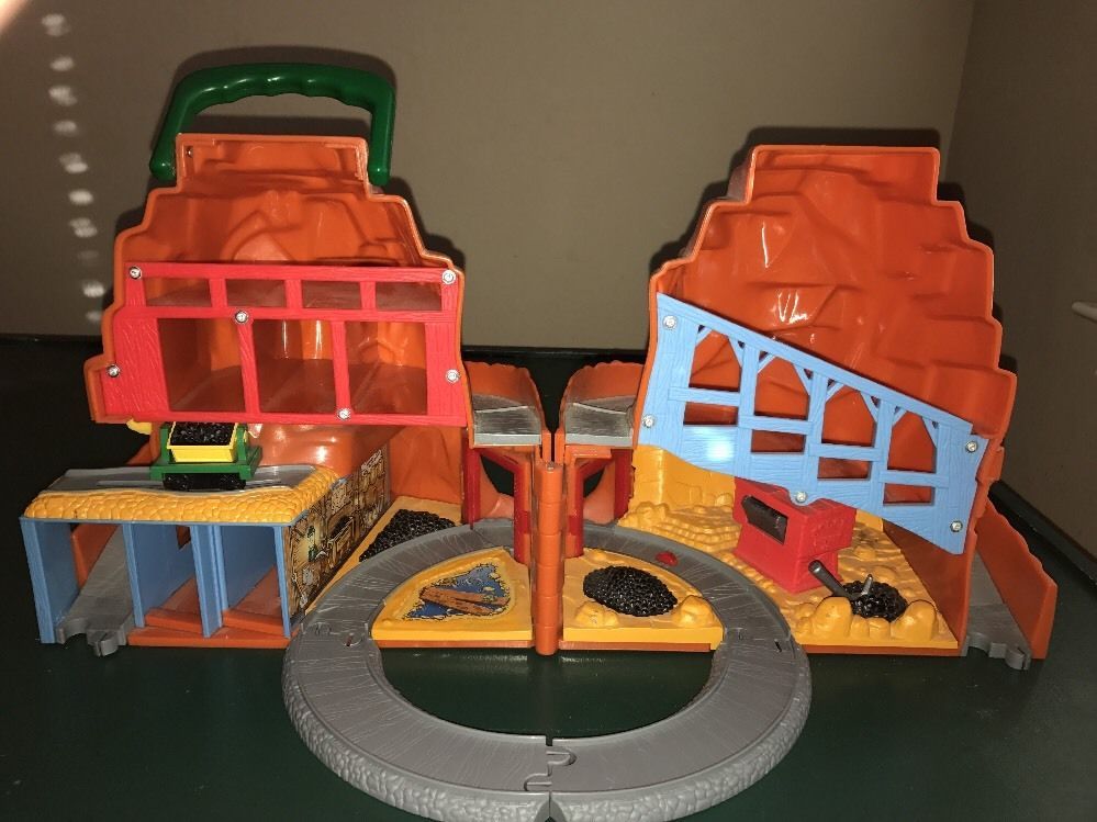 thomas the train sodor mining set