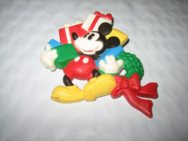 Ladies Disney Hallmark Mickey Mouse w/Gift Boxes Christmas Pin - $10.71