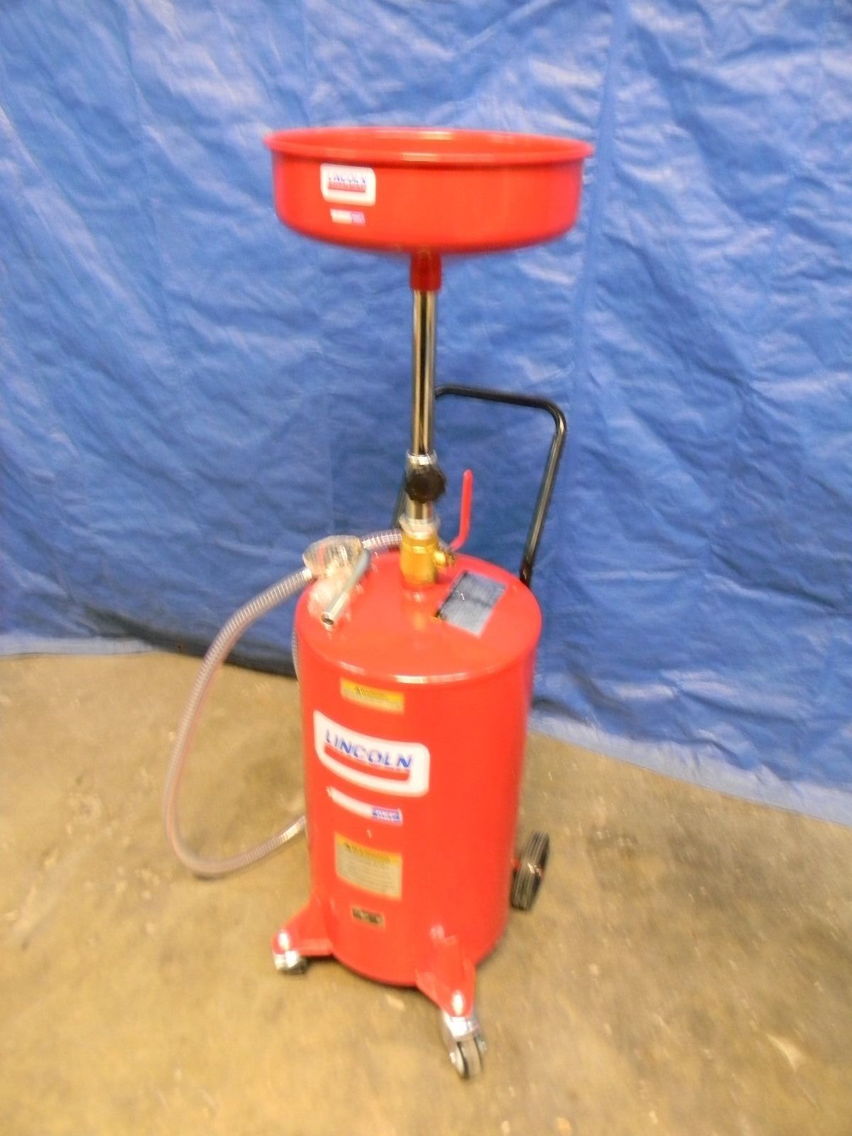 Lincoln 18 Gallon Pressurized Evacuation Oil Drain with Casters 3601