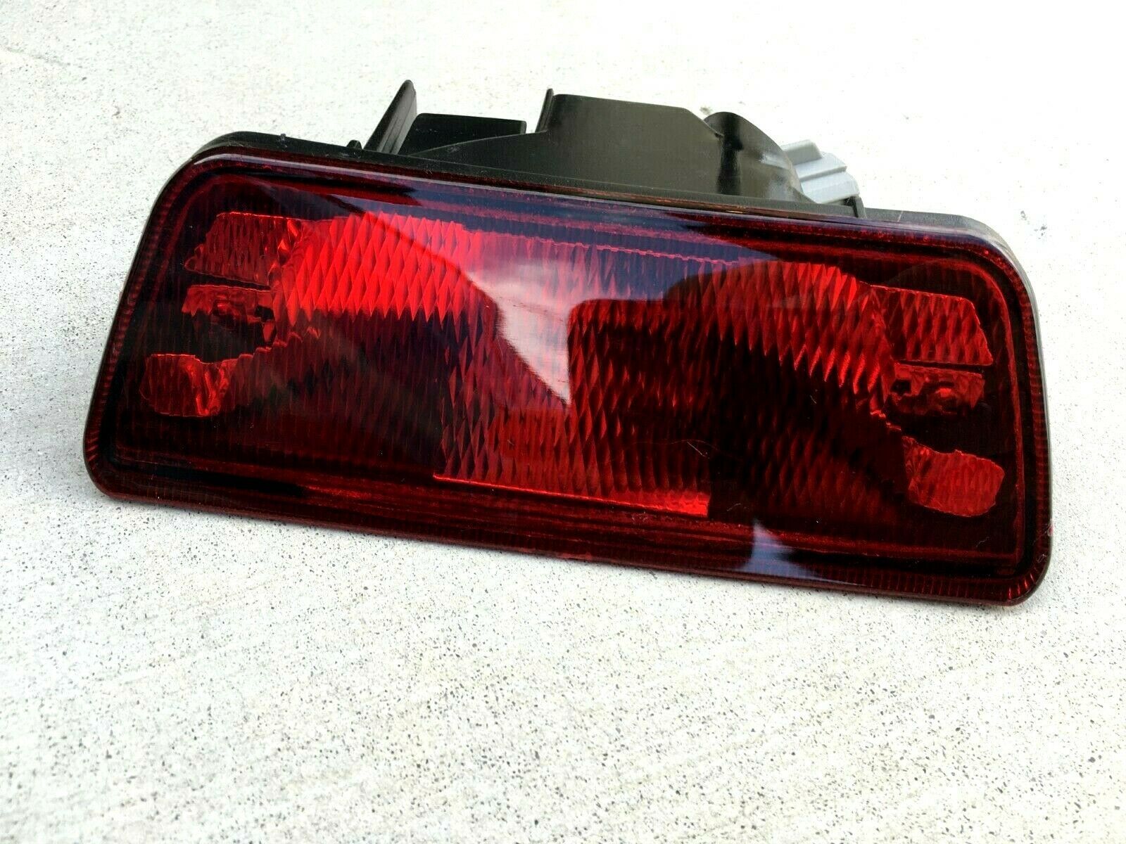 for 20142020 Nissan Rogue Rear Bumper Center Brake Lamp Stop Reflector