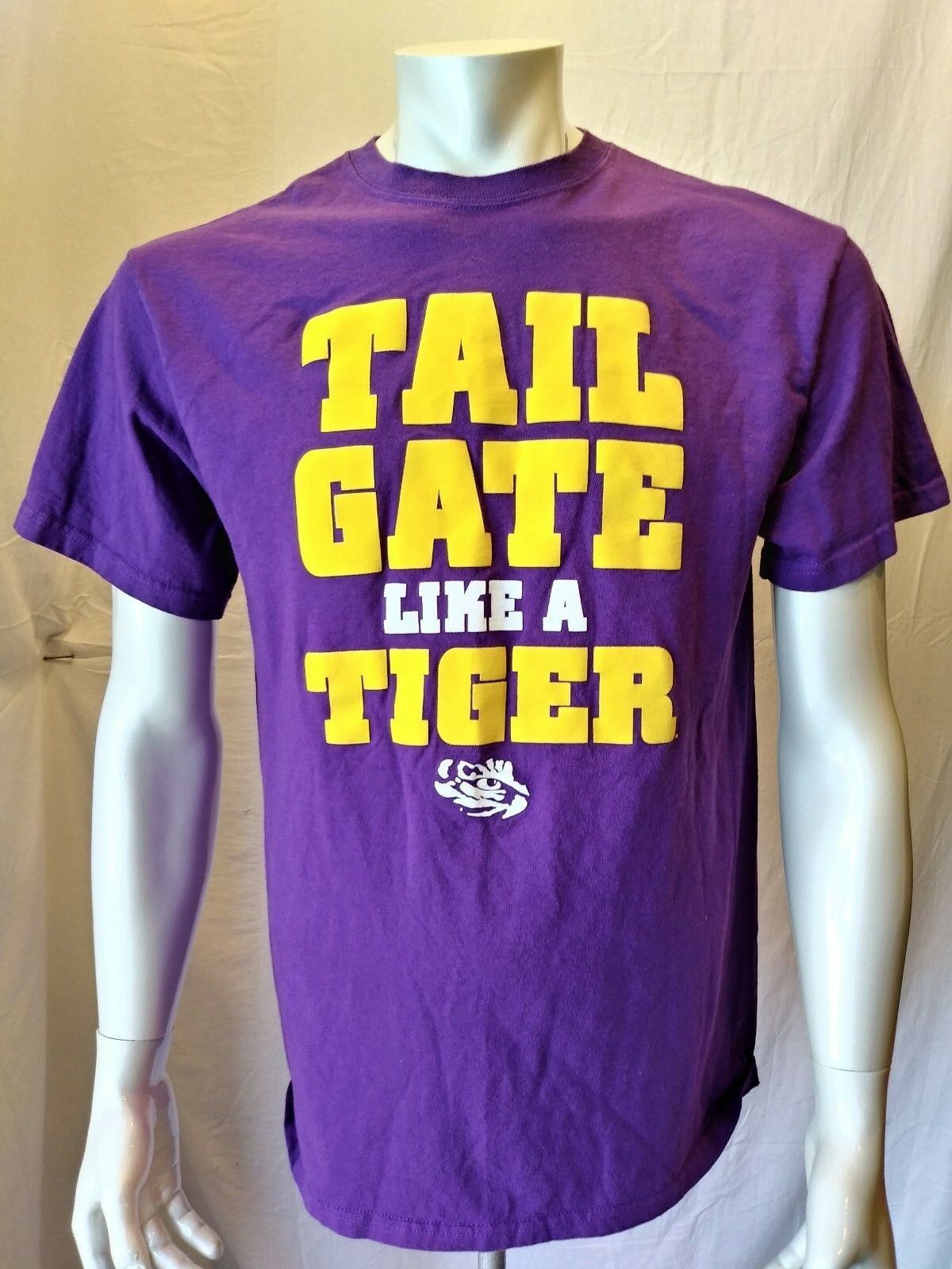 LSU Tigers Men's Short Sleeve Tail Gate Like A Tiger Puprle T Shirt Size Large
