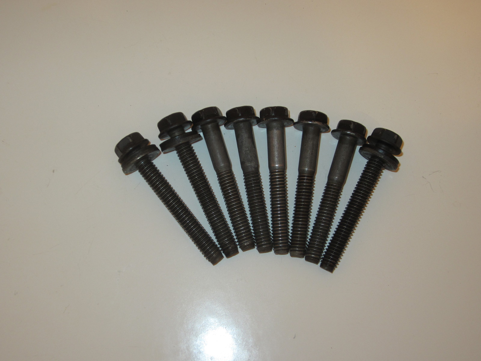 Briggs & Stratton Cylinder Head Bolts 590422 Parts & Accessories