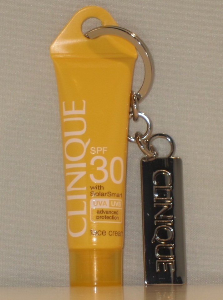 Clinique Sun Spf 30 Solar Smart Face Cream With Keychain Sunscreen