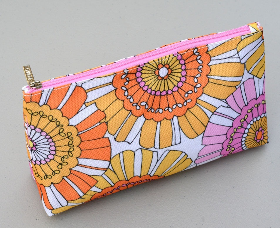 Clinique Retro Daisy Print Cosmetic Makeup Bag - Makeup Bags & Cases