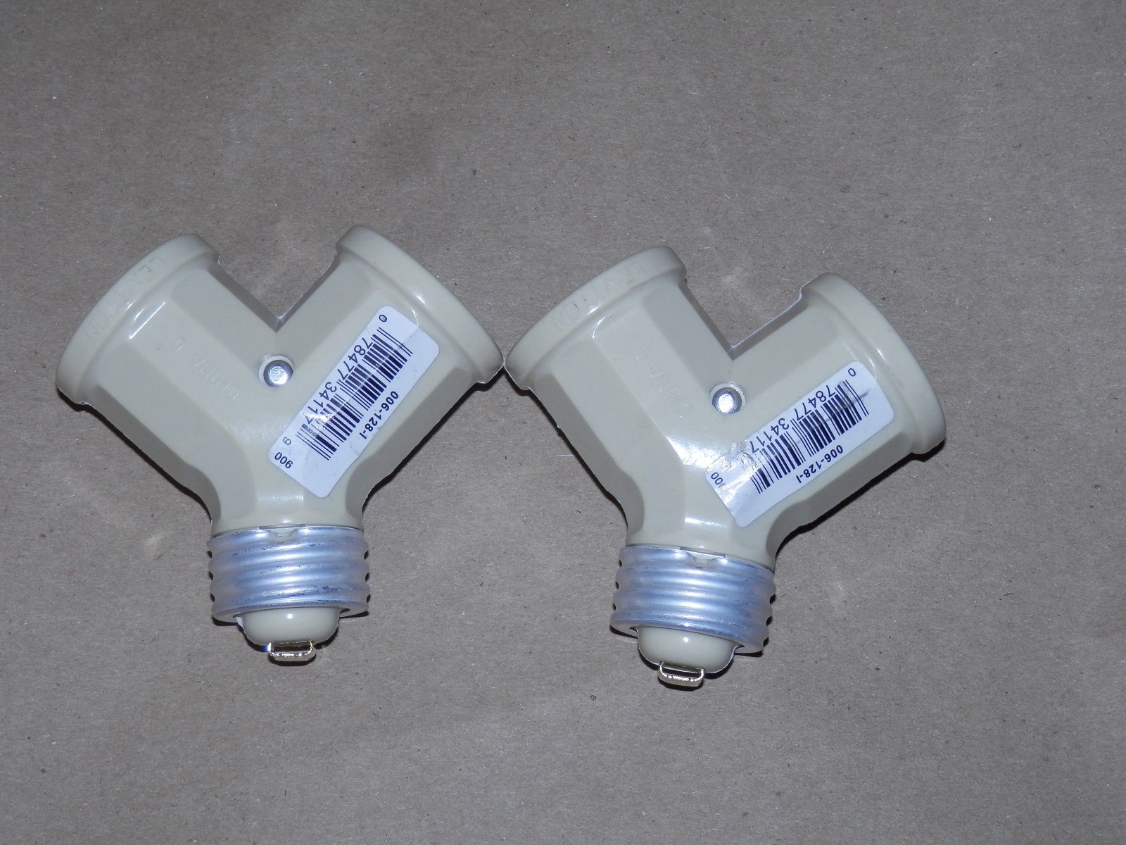 (2) Leviton 006128 660Watt Twin LightSocket Adapter Ivory Free