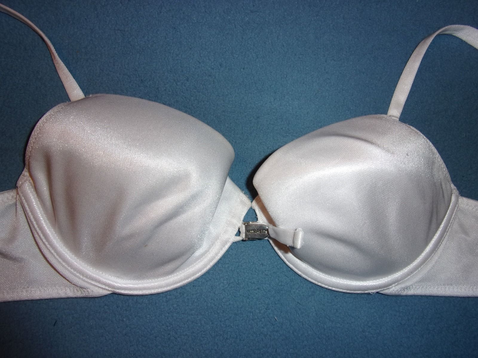 Vassarette 36b Guc Padded Underwire Light Pushup Plunge Shimmery White Bras And Bra Sets