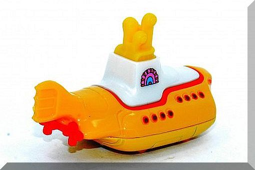 yellow submarine hot wheels 2016