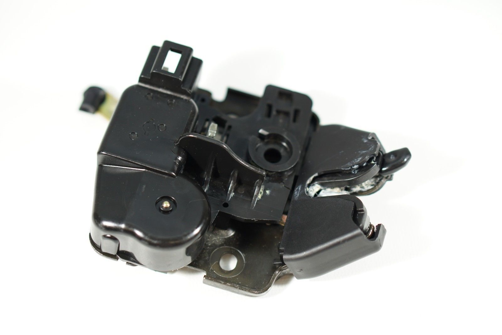 2005 2006 Nissan Altima Lid Lock Actuator Trunk Latch OEM Locks