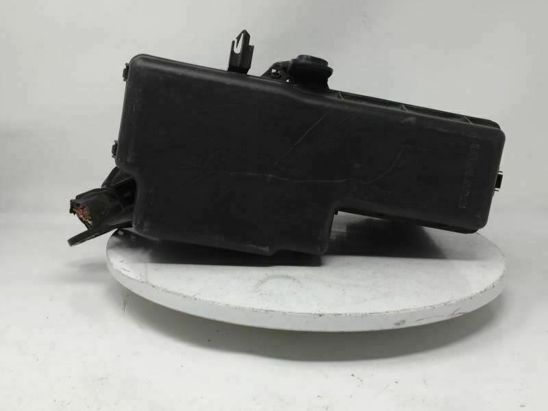 2004-2006 Toyota Solara Fusebox Fuse Box Relay Module 9829 - Switches