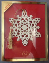 2002 Lenox Annual Snowflake Fine China Ornament in Original Box U.S. Made - $59.99