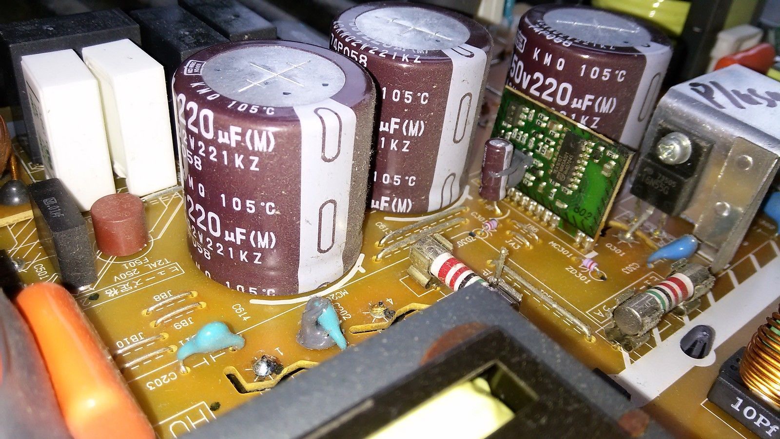 150uF 35V Low ESR Electrolytic Capacitors 105/'C Panasonic Pack of 2,5,10 or 20
