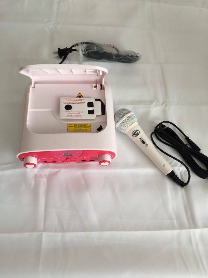 American Idol compact HOME KARAOKE PLAYER CDG MACHINE Portable