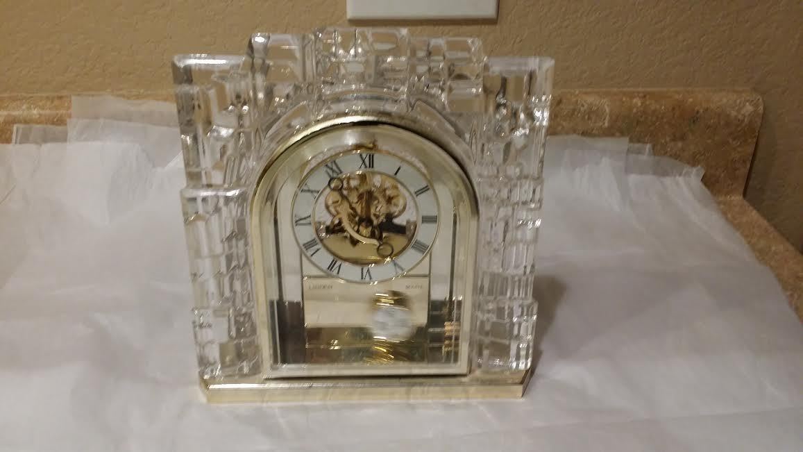 Linden crystal enclosed pendulum mantel clock, quartz movements Shelf
