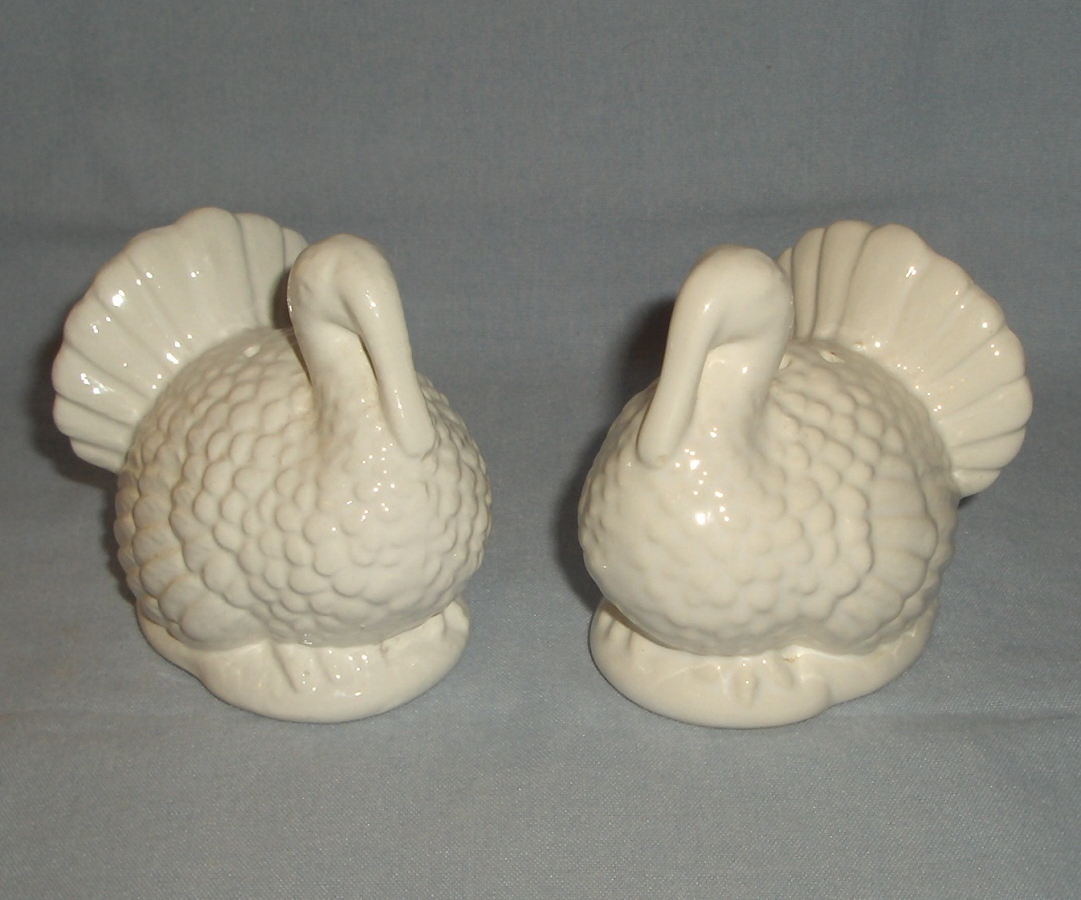 Ceramic Thanksgiving Turkey Shaped Salt and Pepper Shaker Set Current