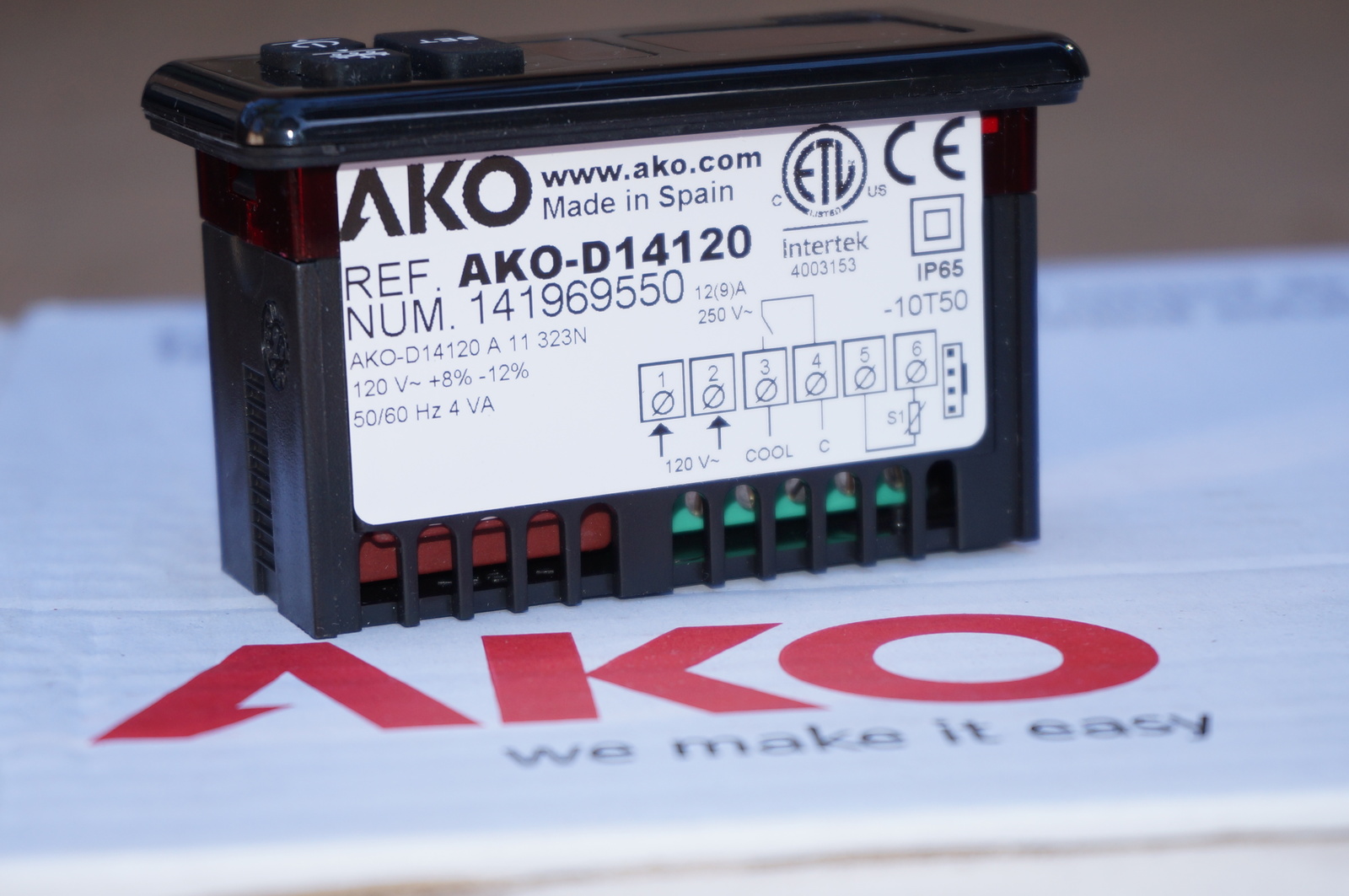 AKO D14120 Industrial Thermostat for Refrigeration 120v, Digital ...