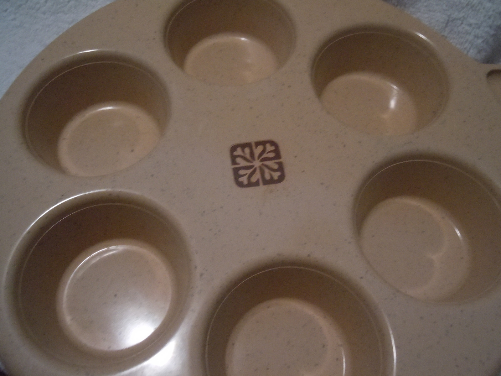 Littonware Microwave Cupcake Muffin Pan Kitchen & Home