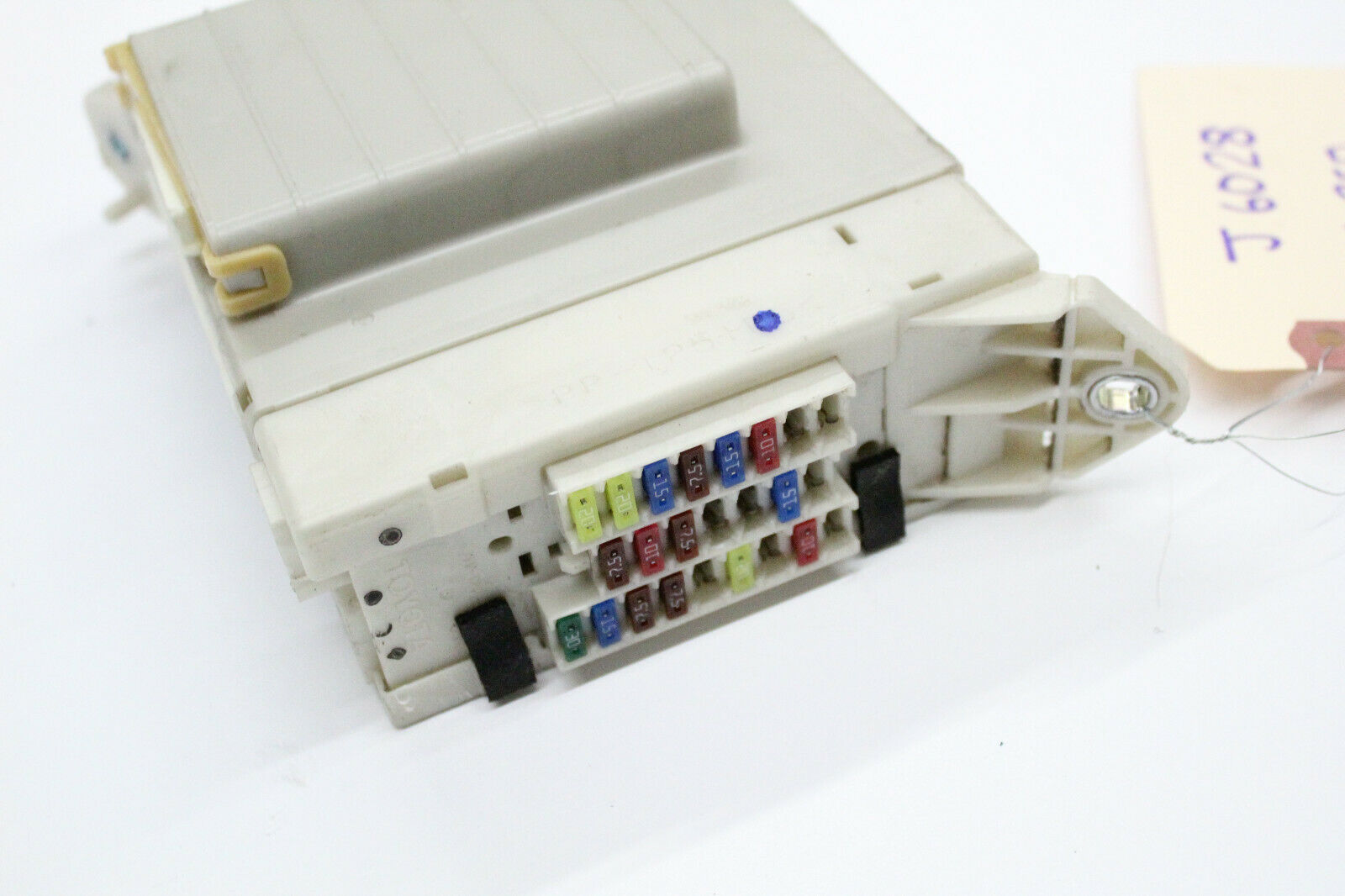 20062010 LEXUS IS250 IS350 INTERIOR DASH FUSE RELAY JUNCTION BOX J6028