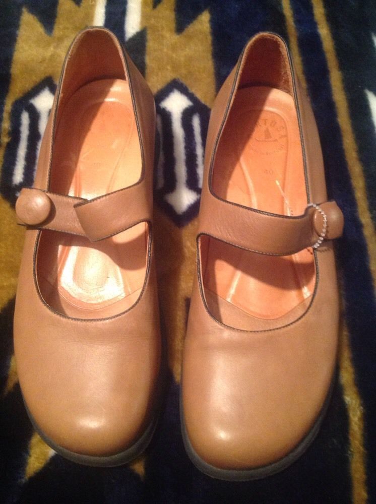 Murtosa Portugal Women's Tan Mary Jane Shoe and similar items