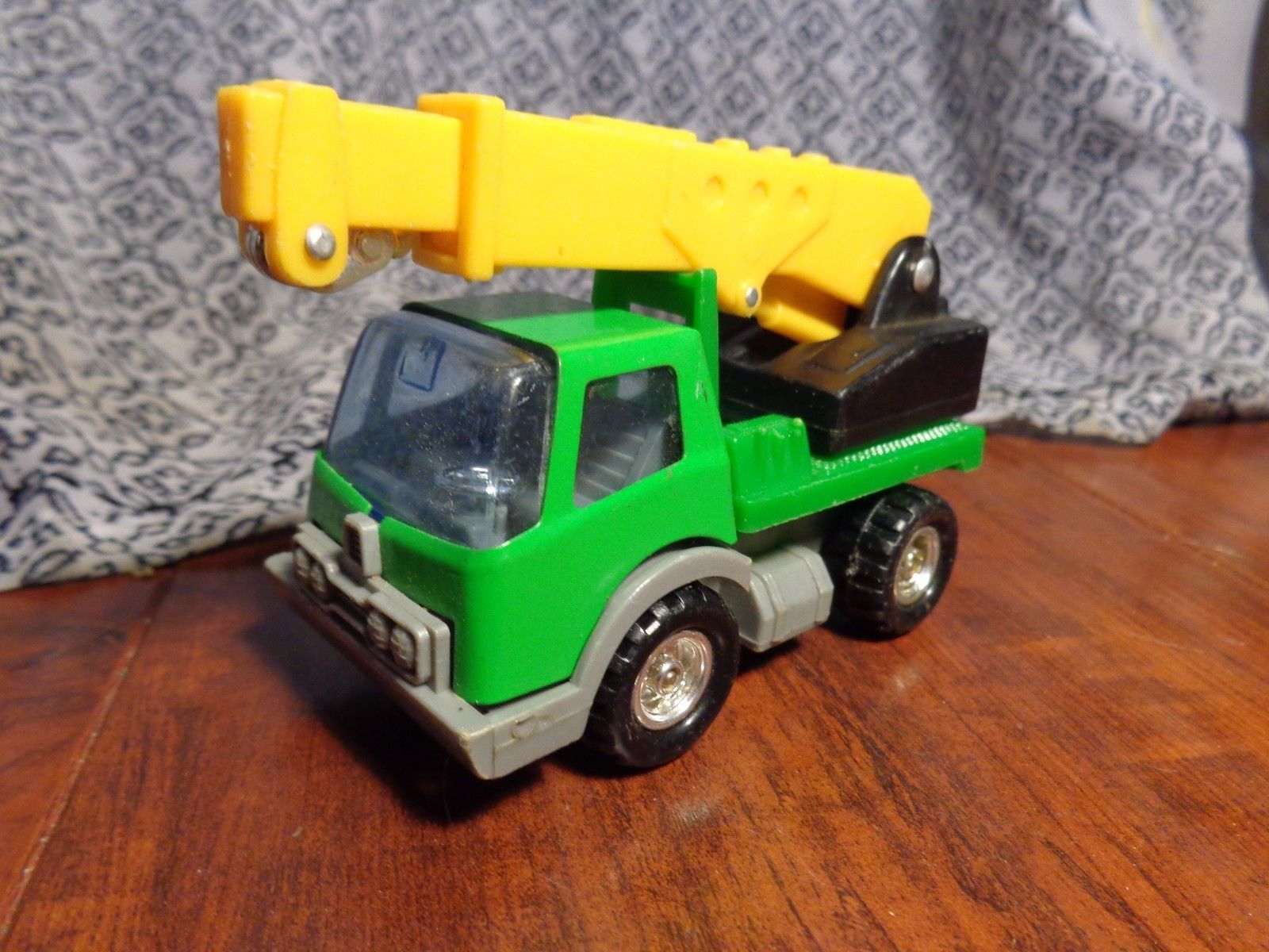 Vintage Arco Diecast Plastic Green 1970s Utility Tow Truck Crane Hong ...