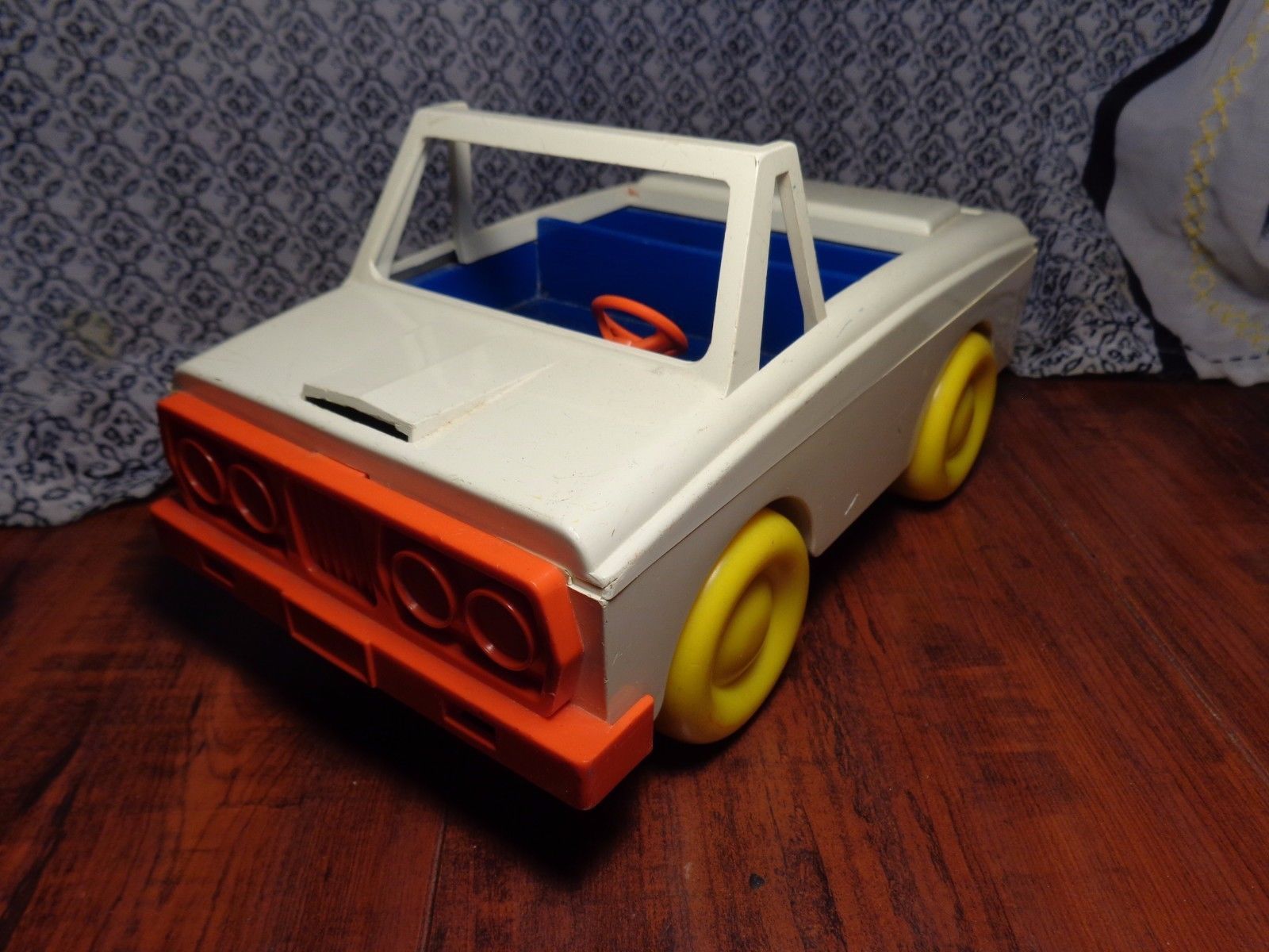 Vintage 1972 Romper Room Hasbro Toy Car White Yellow Weebles Wobbles