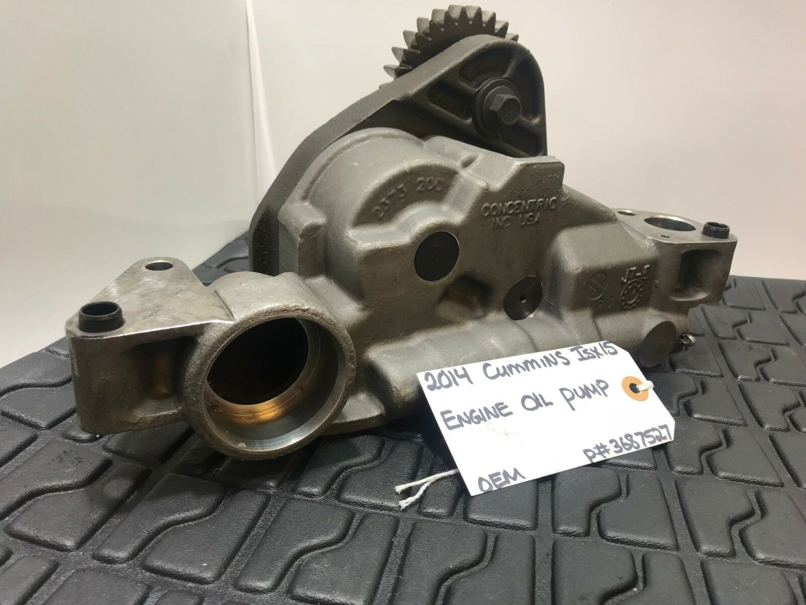 Cummins ISX15 Diesel Engine Oil Pump 3687527 OEM Commercial Truck Parts