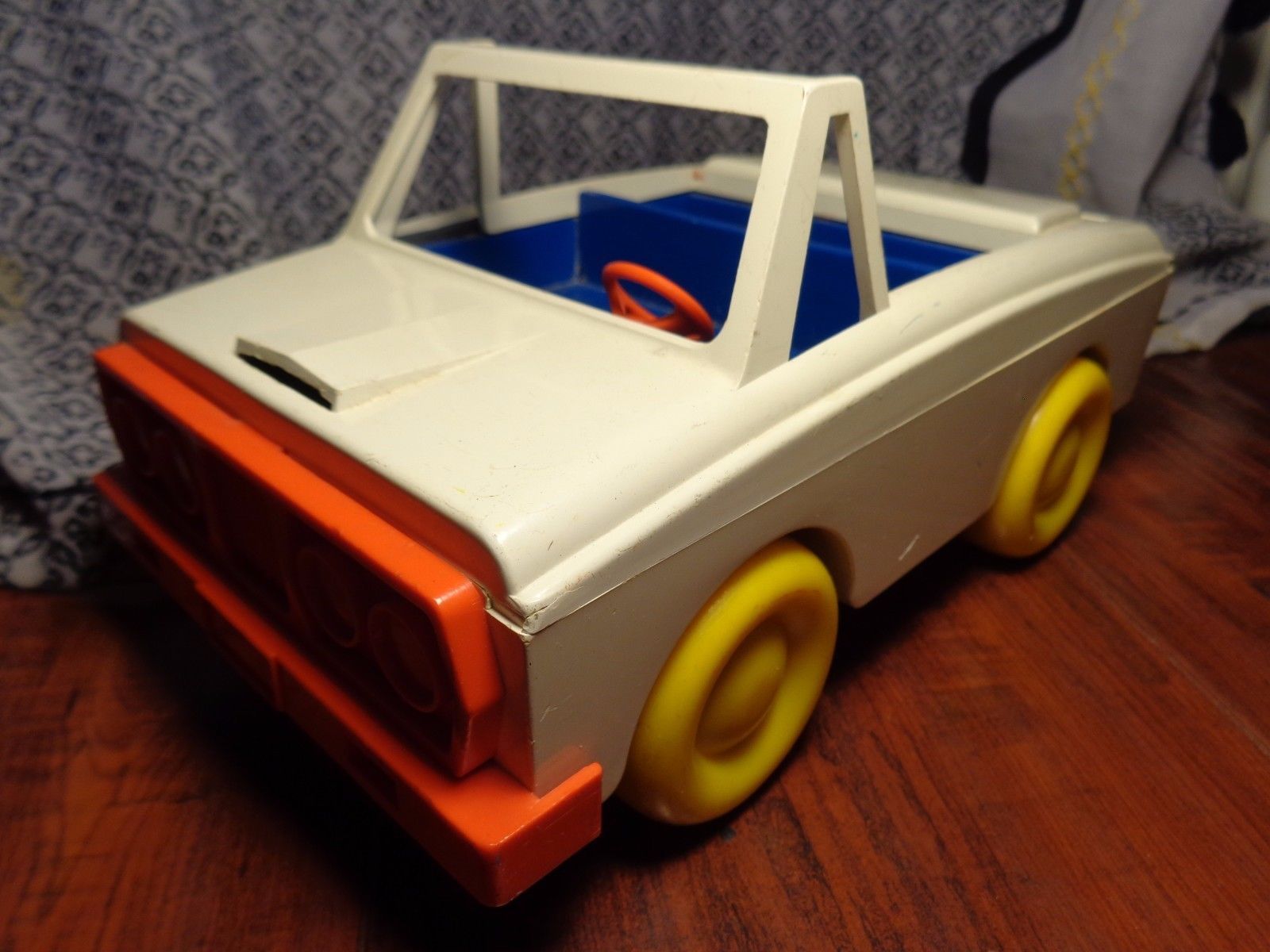 Vintage 1972 Romper Room Hasbro Toy Car White Yellow Weebles Wobbles