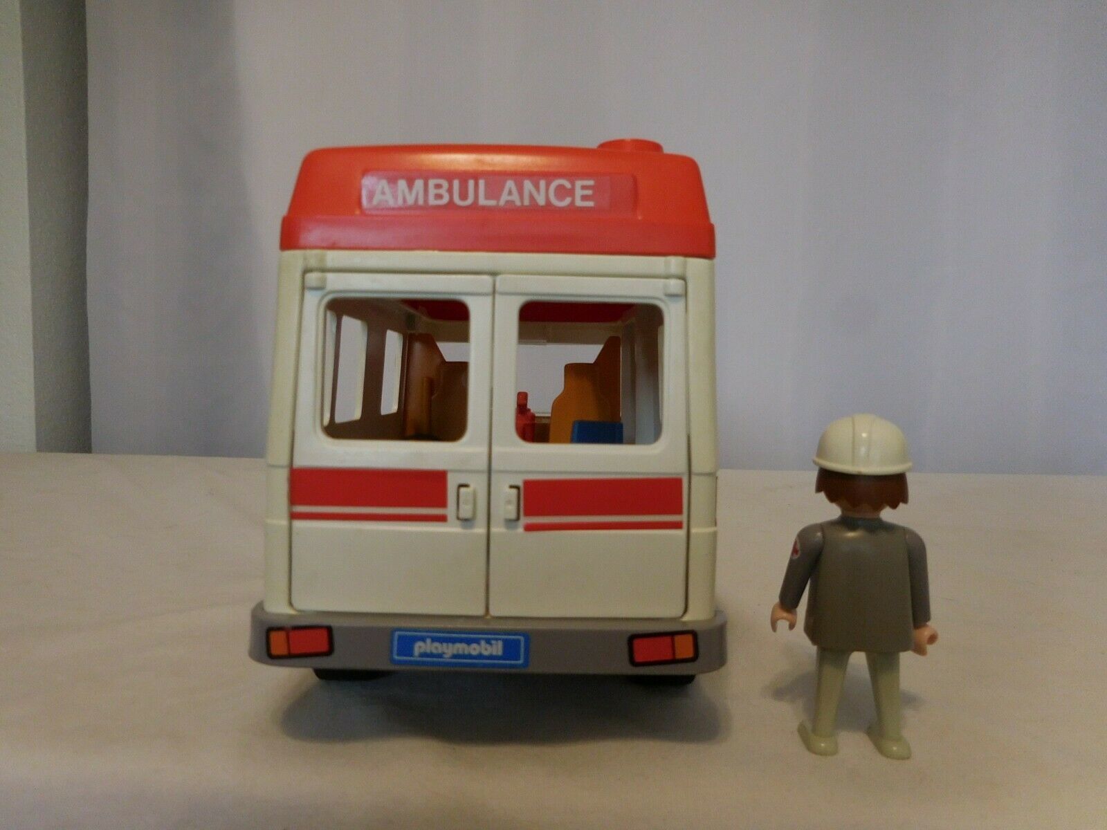 playmobil ambulance 1985