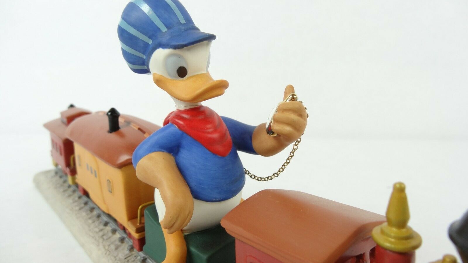 Disney WDCC 4021813 Out of Scale Donald Duck Backyard Whistle Stop w ...