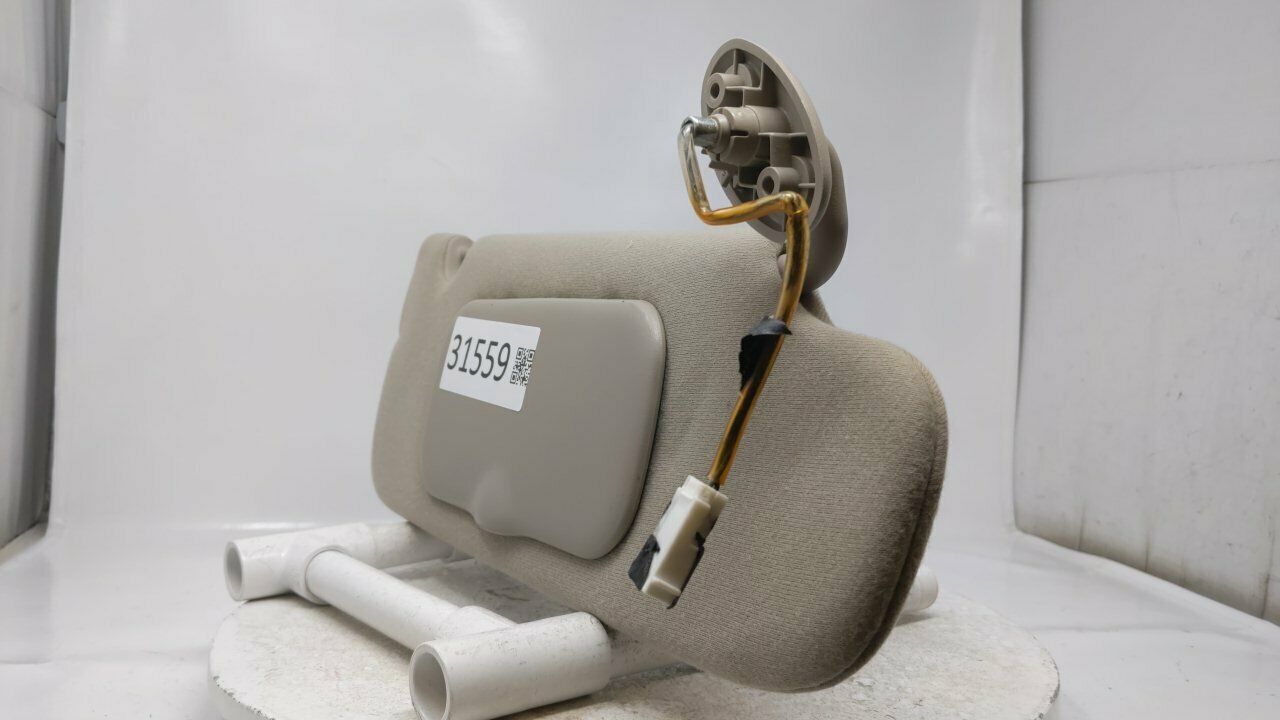 20022004 Jeep Liberty Passenger Side Sun Visor Sunvisor Shade Tan R8S10B09 Sun Visors