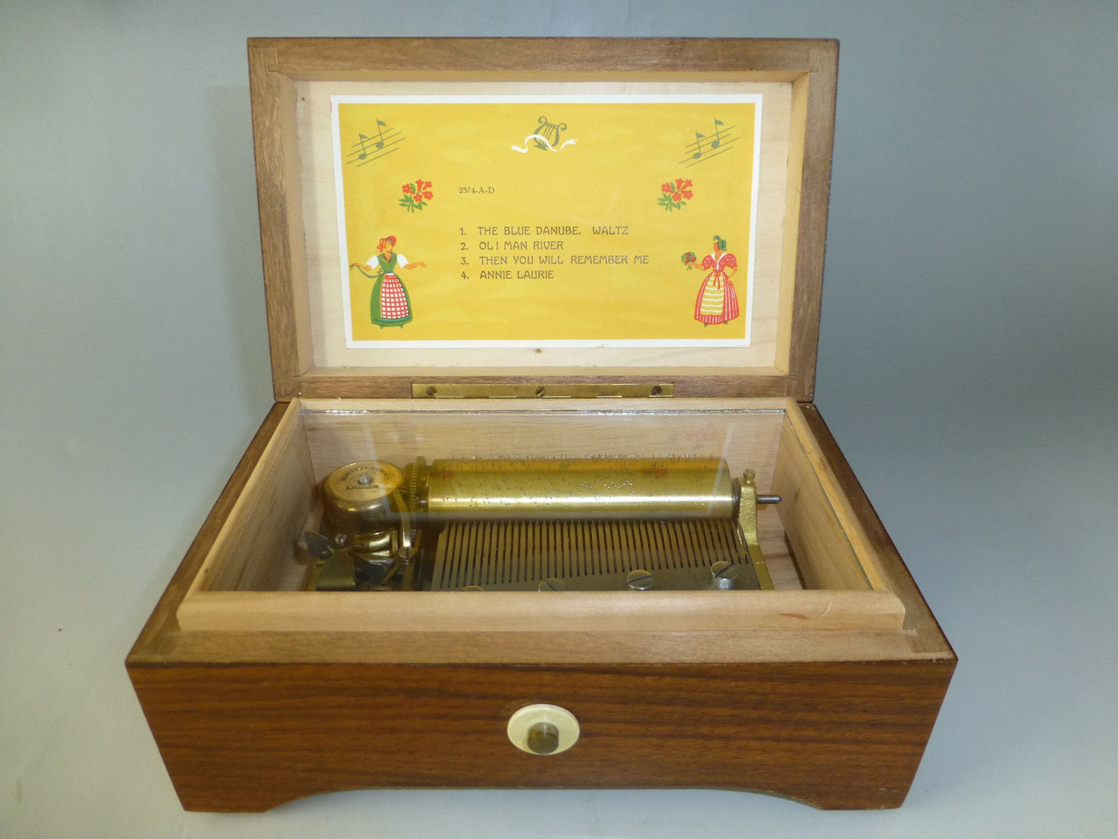 VINTAGE LADOR PRE REUGE SWISS MUSIC BOX TABATIERE PLAY 4 SONGS (WATCH