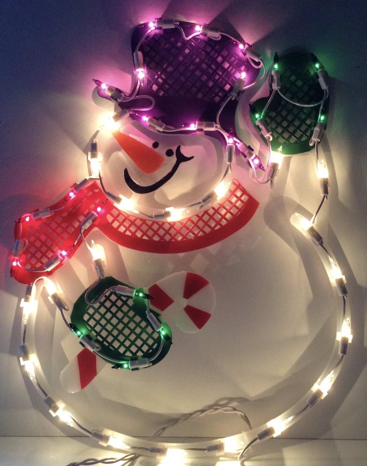 Christmas WAVING SNOWMAN Lighted Window Decoration Indoor / Outdoor Use