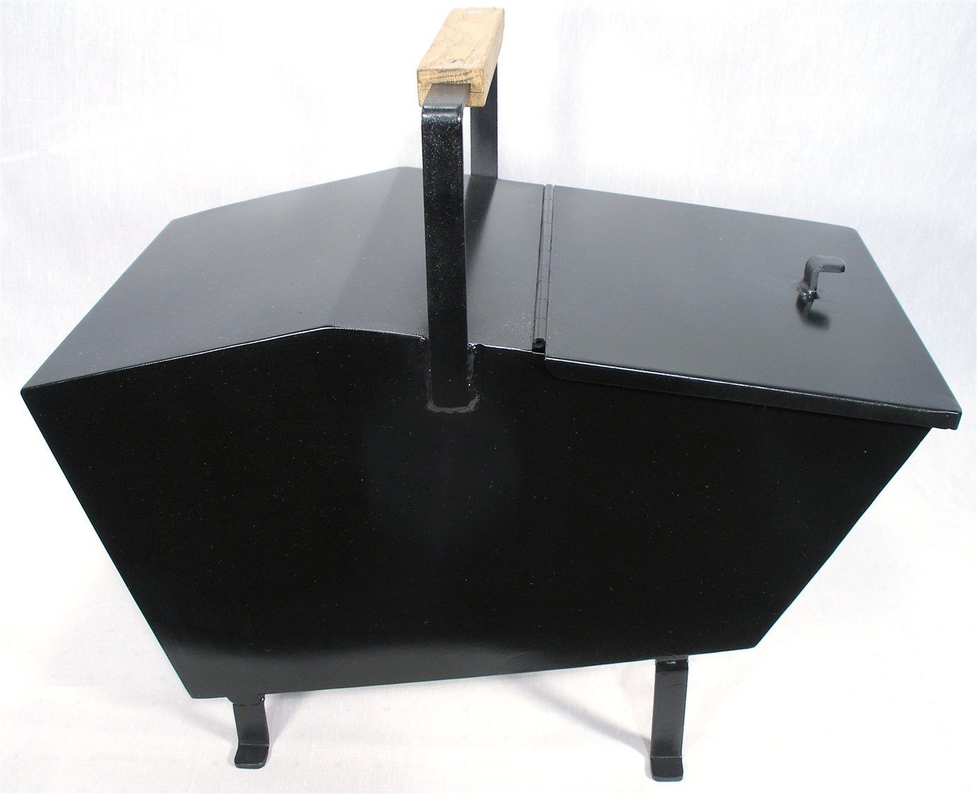 VINTAGE ART CRAFTS METAL FOOTED WOOD COAL ASH FIREPLACE FIRE SCUTTLE