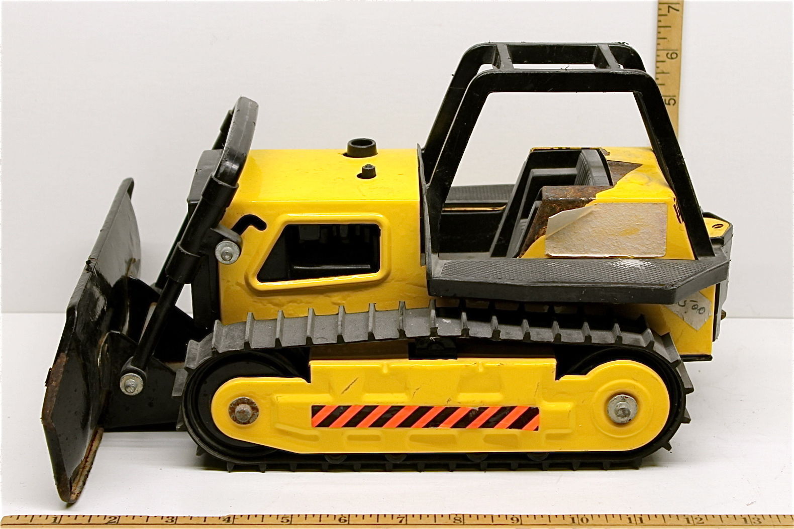old tonka bulldozer