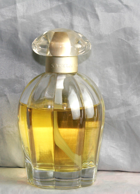 So De La Renta Perfume by Oscar De La Renta, 3.3 oz EDT Spray - Fragrances