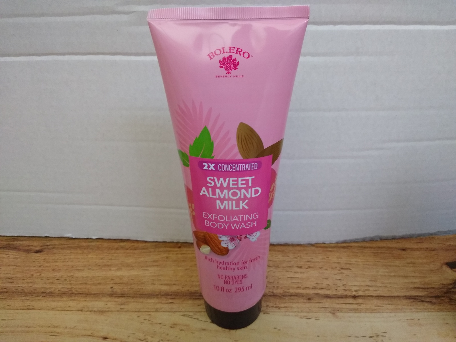 BOLERO EXFOLIATING BODY WASH 4pack Other Bath & Body Supplies