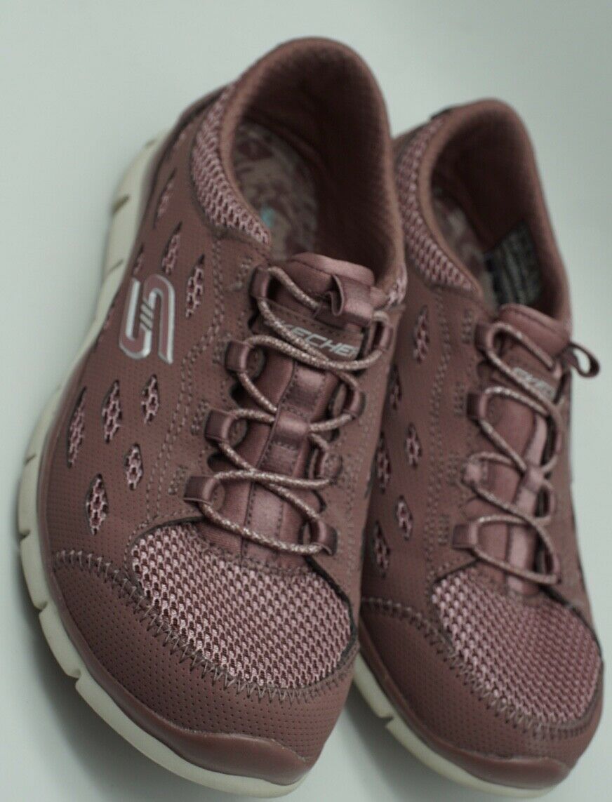 minimalist sneakers women's