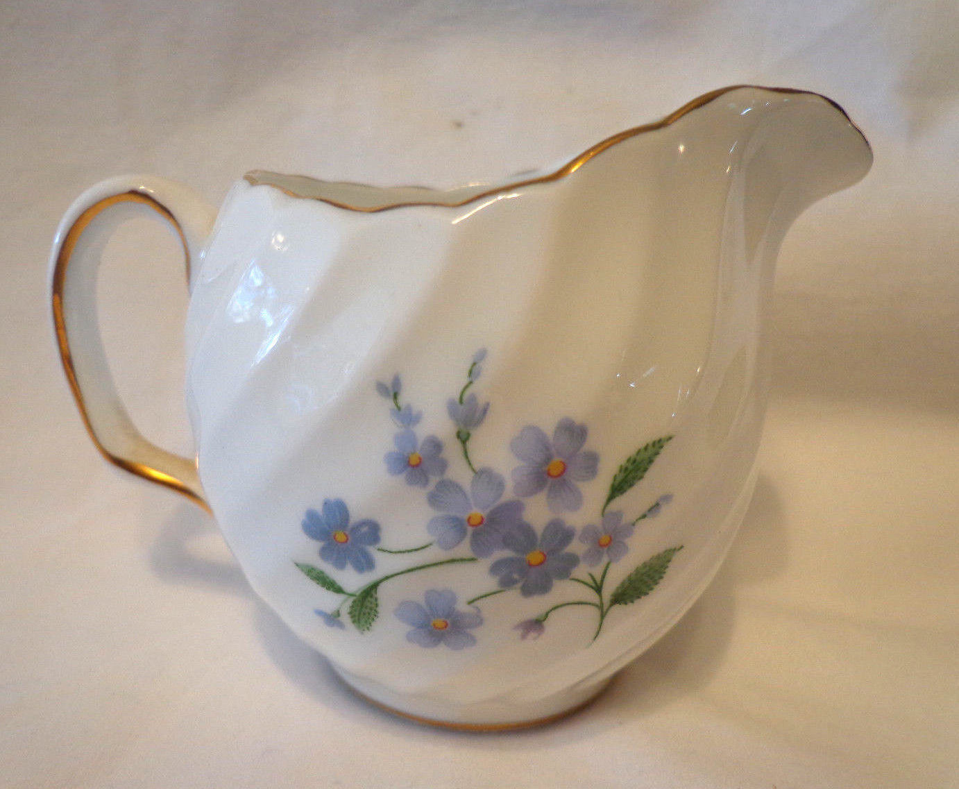 adderley-fine-bone-china-england-forget-me-not-creamer-tray-ex-adderley