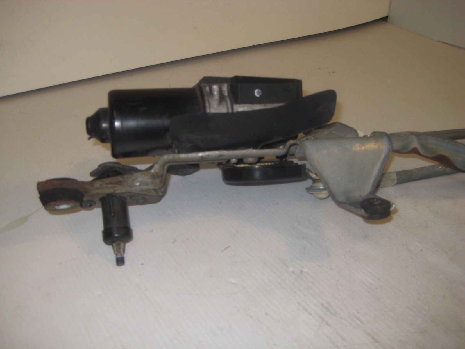 CHEVROLET IMPALA 03 04 05 Windshield Wiper Transmission Motor OEM Other